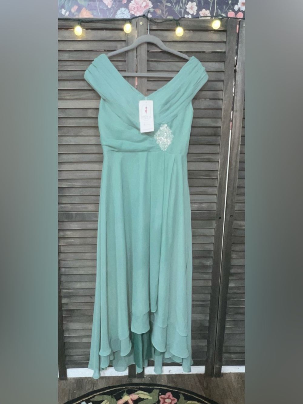 NWT Mint Green Chiffon Hi-Low Dress | Beaded Waist Formal Mother of the Bride - Picture 3 of 12